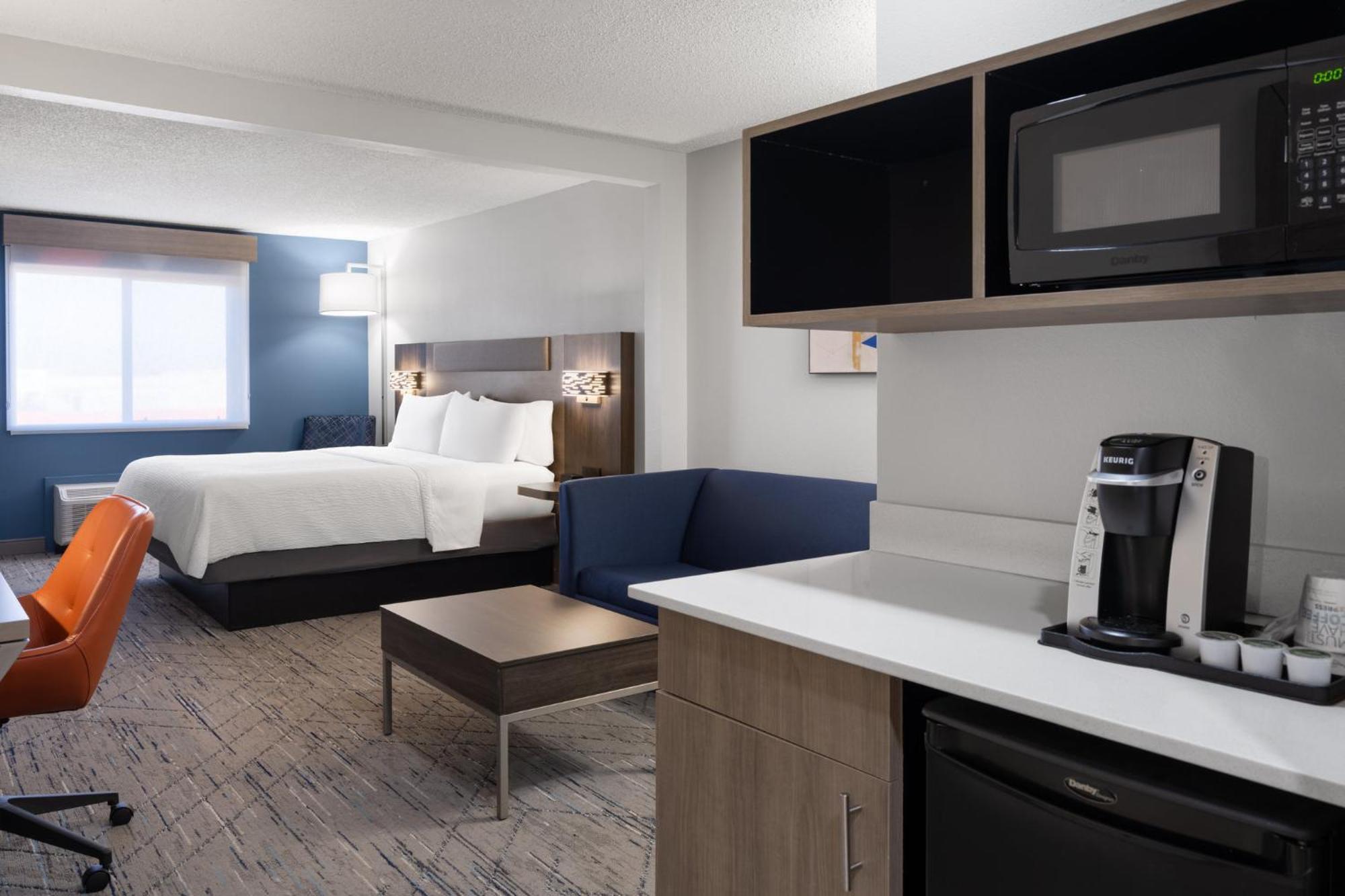 Holiday Inn Express & Suites Midwest City By Ihg Esterno foto