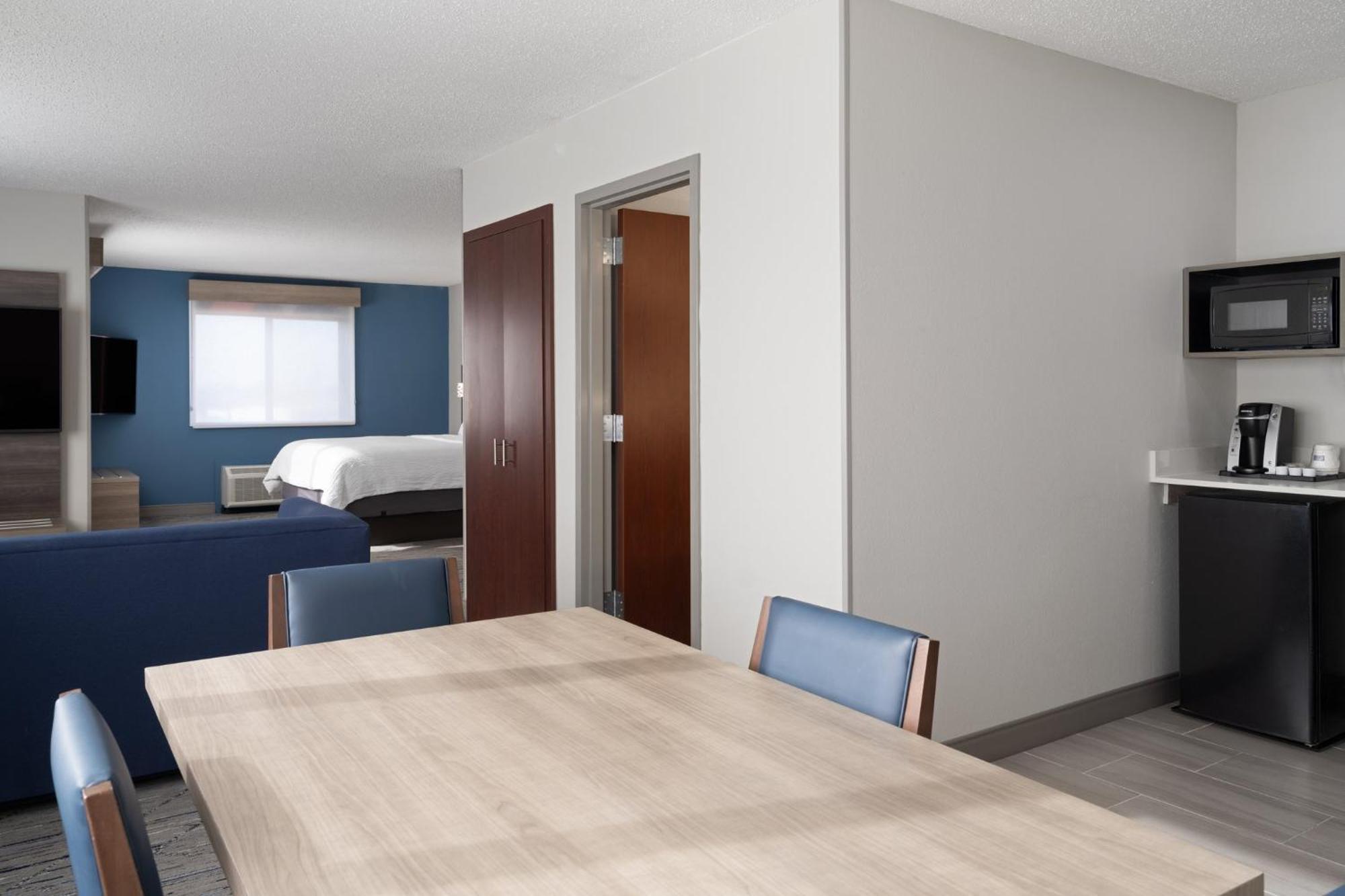 Holiday Inn Express & Suites Midwest City By Ihg Esterno foto